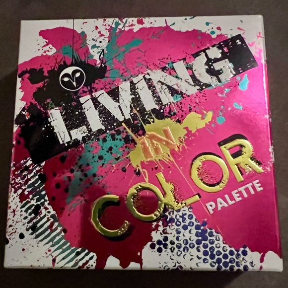 NWT Hank & Henry Living In Color Eyeshadow Palette - Picture 2 of 8